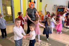 Krasnoludki tańce