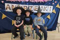 Wiewiórki chłopaki  w strojach 