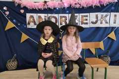 Wiewiórki dziewczynki w strojach