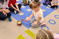 Krasnoludki i dźwięki misy