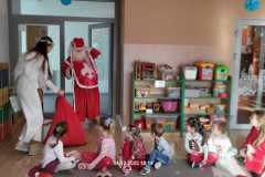 Zajączki witają Mikołaja